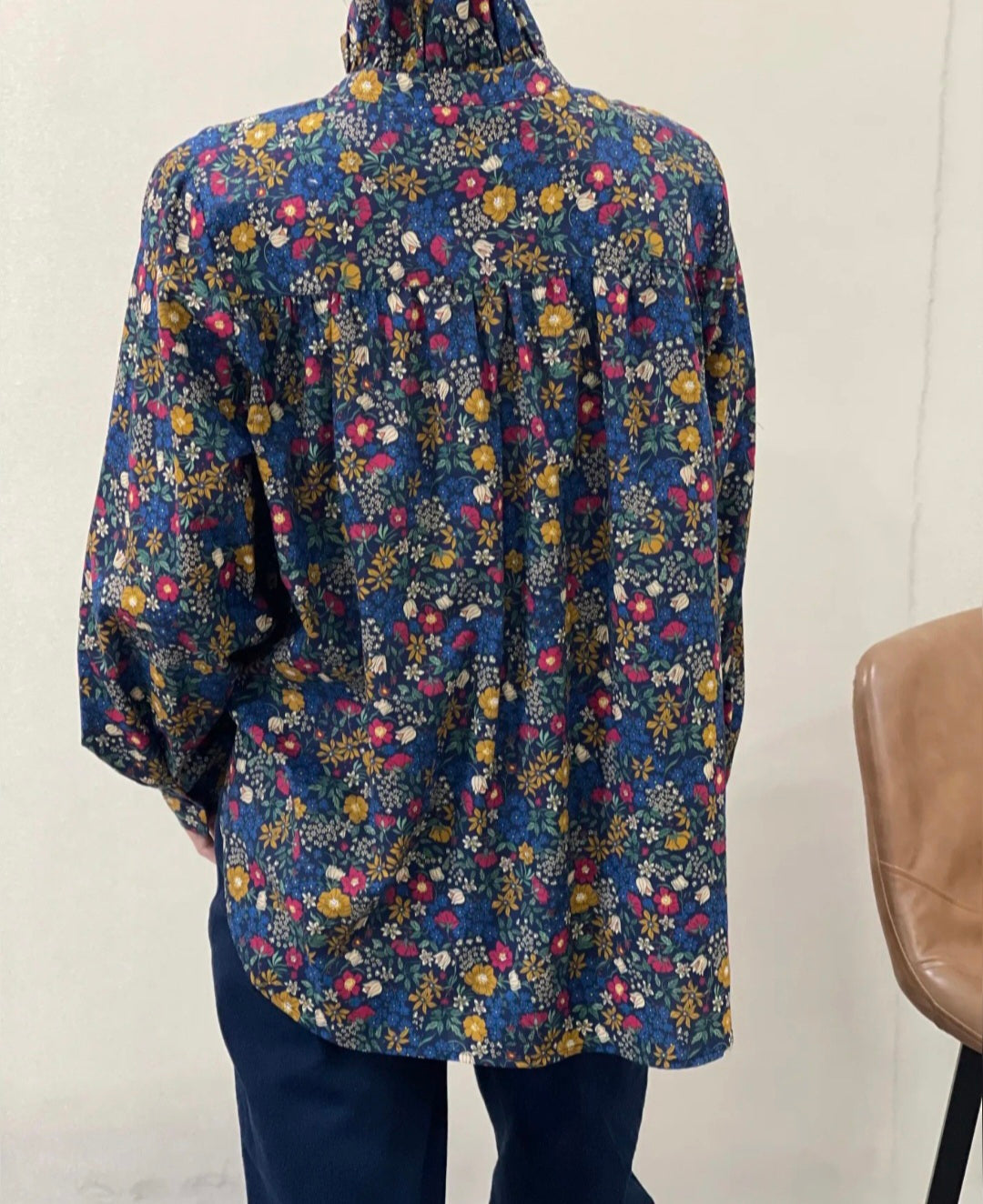 Chemise  Léon col victorien volantée marine 100%coton