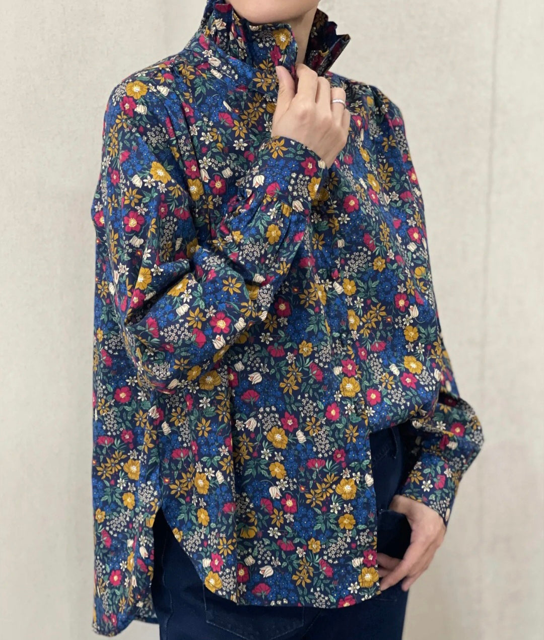 Chemise  Léon col victorien volantée marine 100%coton