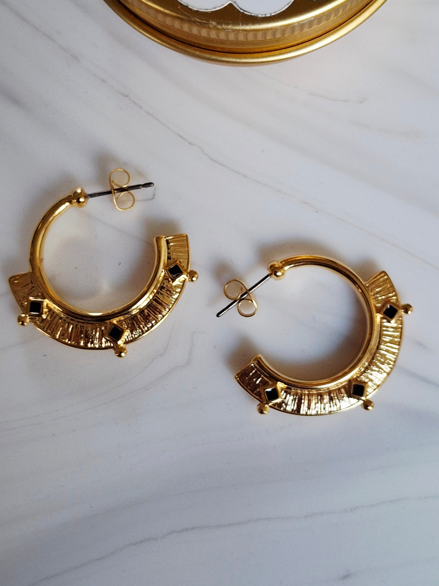 Créoles Lysandre ethnique  texturée avec résine époxy